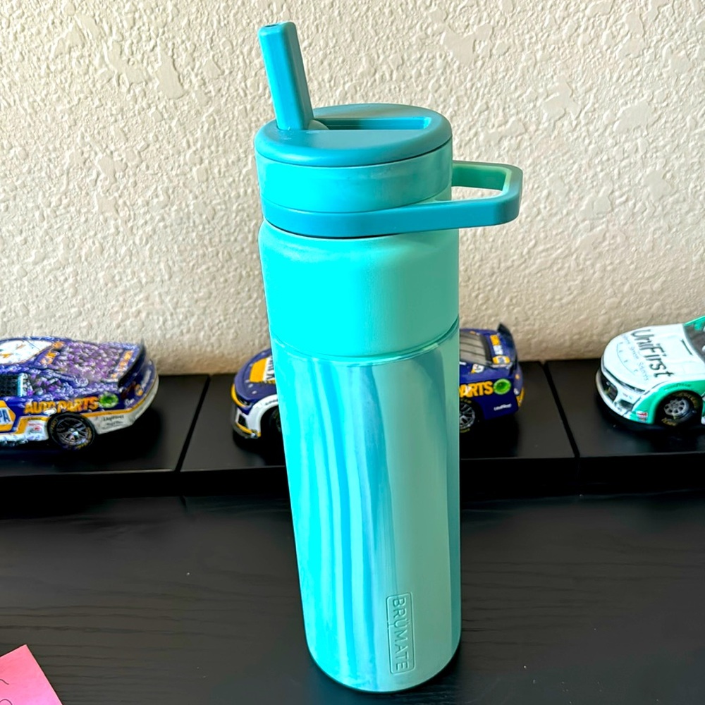 *LIMITED EDITION* BrüMate | Rotera 25oz | Maldives.     Brand New In Box.